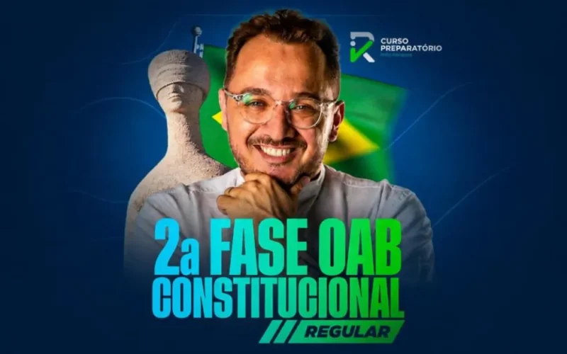 Foto promocional do professor Ítalo Rebouças sorrindo, à frente da estátua da Justiça (Themis) e da bandeira do Brasil desfocada ao fundo. Abaixo, o texto em destaque azul e verde diz '2ª Fase OAB Constitucional Regular'. No canto superior direito, a logomarca 'IR Curso Preparatório'.
