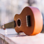 Cavaquinho Elétrico ou Acústico Qual o Melhor para Iniciante