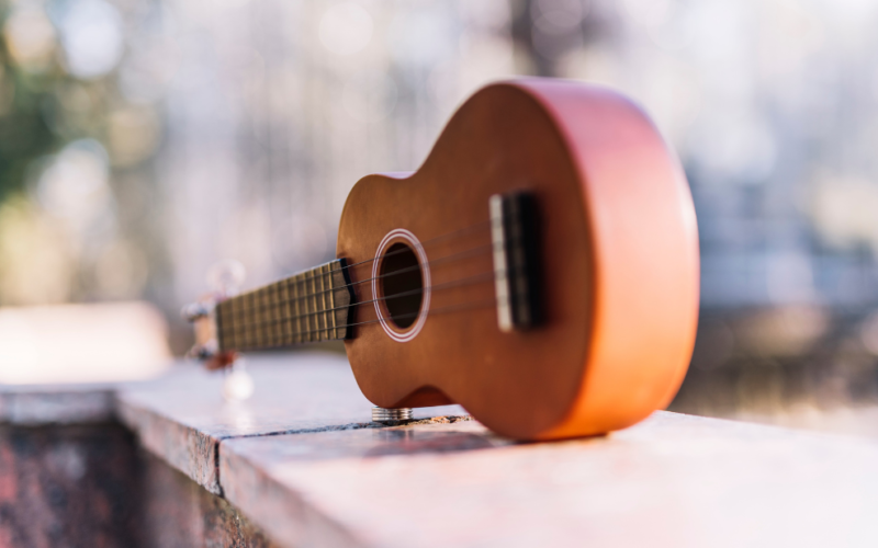 Cavaquinho Elétrico ou Acústico Qual o Melhor para Iniciante